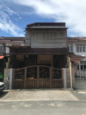 Rumah Teres 2 Tingkat